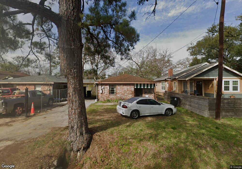 1017 Melbourne St, Houston, TX 77022 - photo 1