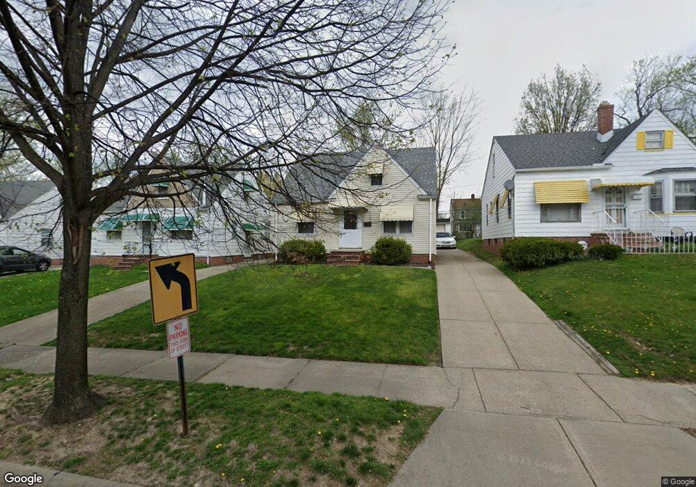 21011 Kenyon Dr, Maple Heights, OH 44137 - photo 1