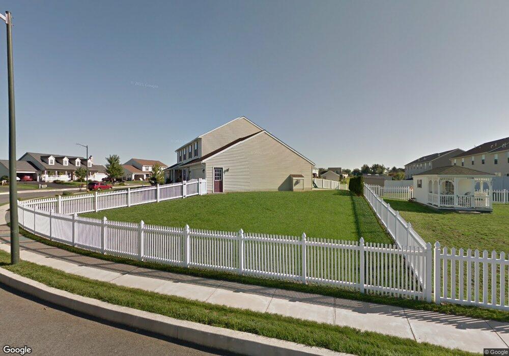 468 Daisy Dr, New Holland, PA 17557 - photo 1