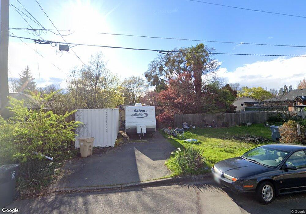 452 NE 12th St, Grants Pass, OR 97526 - photo 1