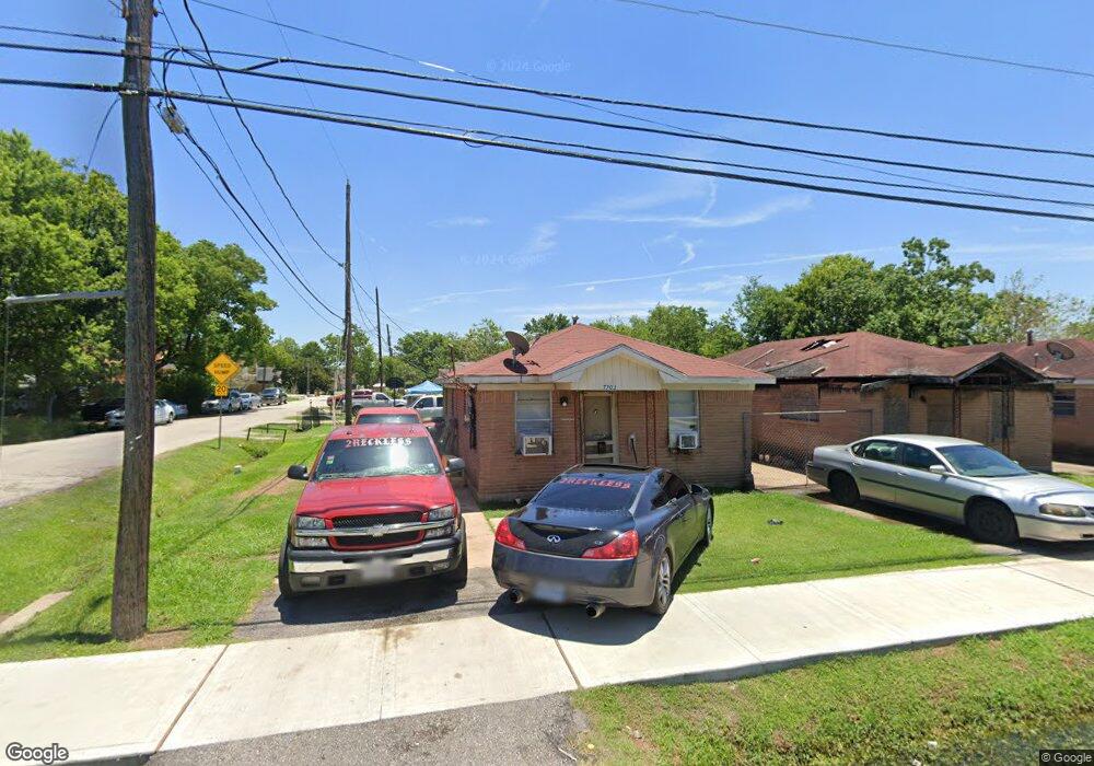 7703 Springhill St, Houston, TX 77021 - photo 1