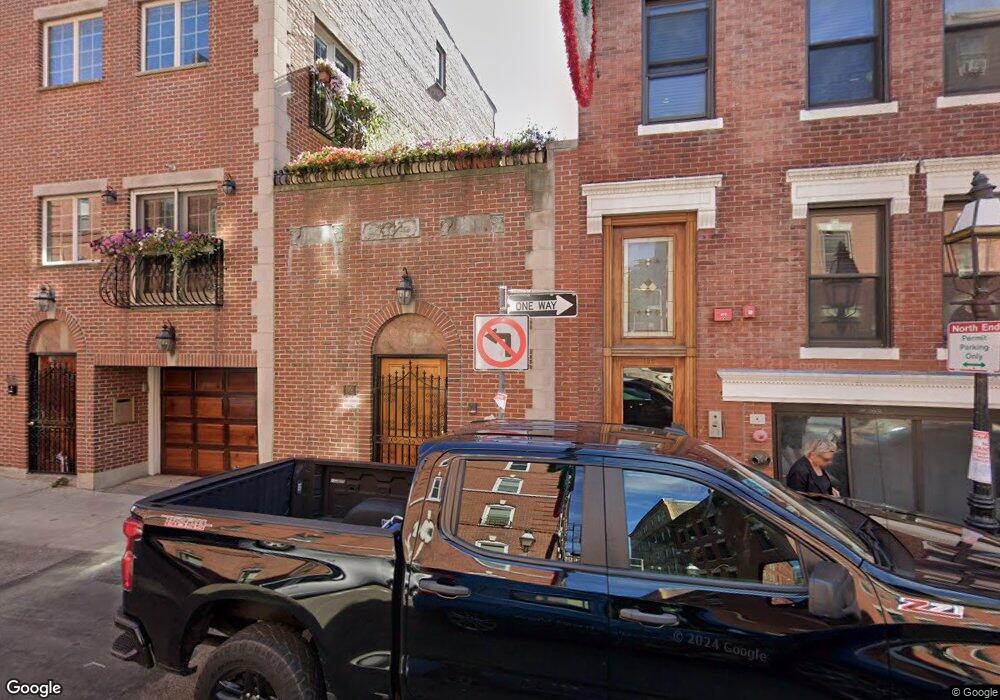 190 Endicott St unit 1, Boston, MA 02113 - photo 1