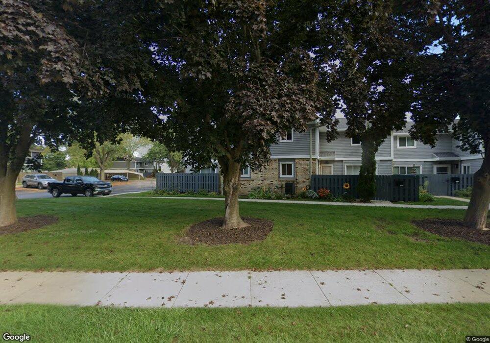 N76W14435 Northpoint Ct unit B, Menomonee Falls, WI 53051 - photo 1