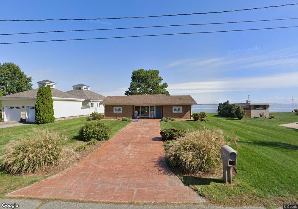 2527 Riverview Dr, Colonial Beach, VA 22443 - photo 1