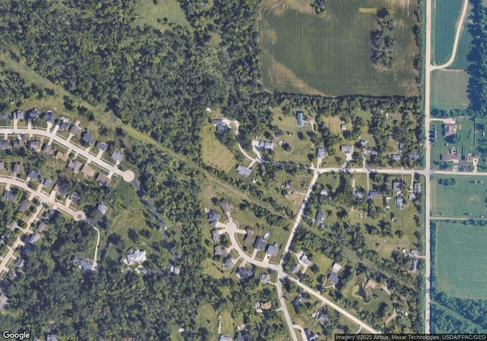 4701 Korff Rd, Cedar Rapids, IA 52403 - photo 1