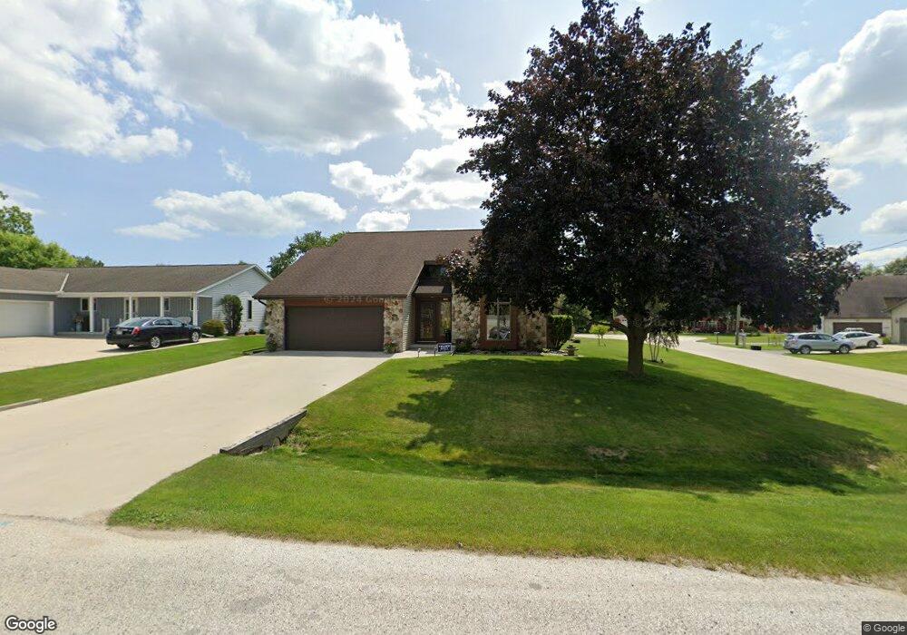 4513 Harvest Cir, Manitowoc, WI 54220 - photo 1