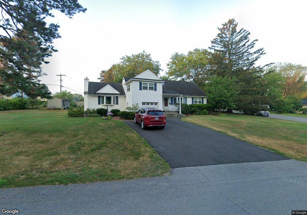 17 Friar Tuck Rd, Albany, NY 12203 - photo 1