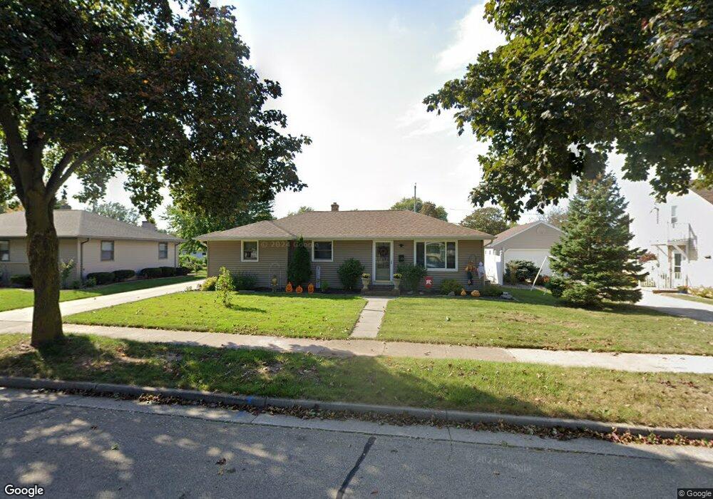 510 Richard St, Combined Locks, WI 54113 - photo 1