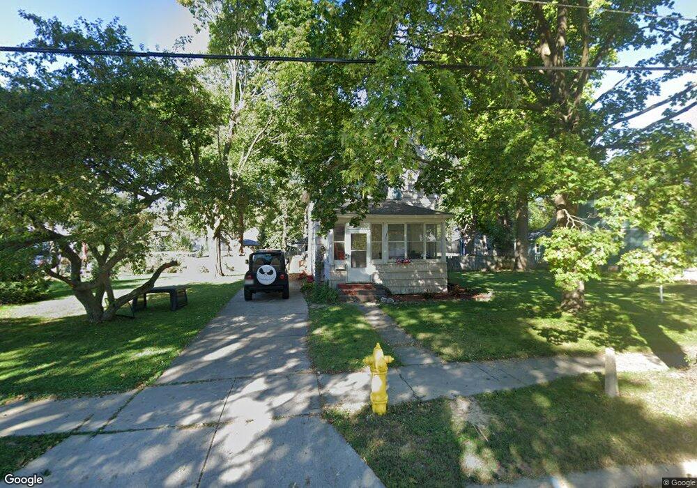 216 S Maple St, Oconomowoc, WI 53066 - photo 1