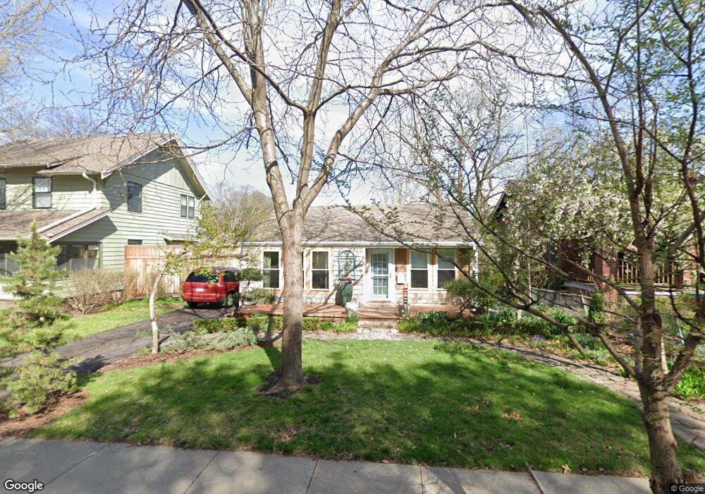 687 34th St, Des Moines, IA 50312 - photo 1