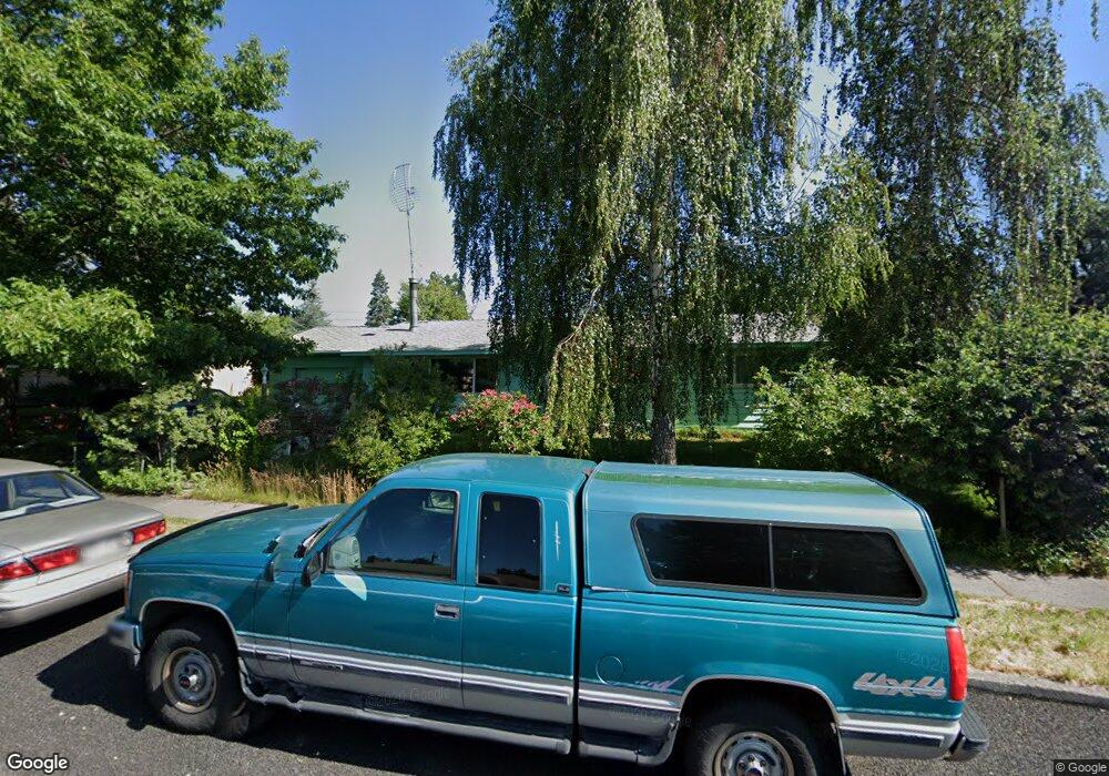 1318 NE Thompson Dr, Bend, OR 97701 - photo 1