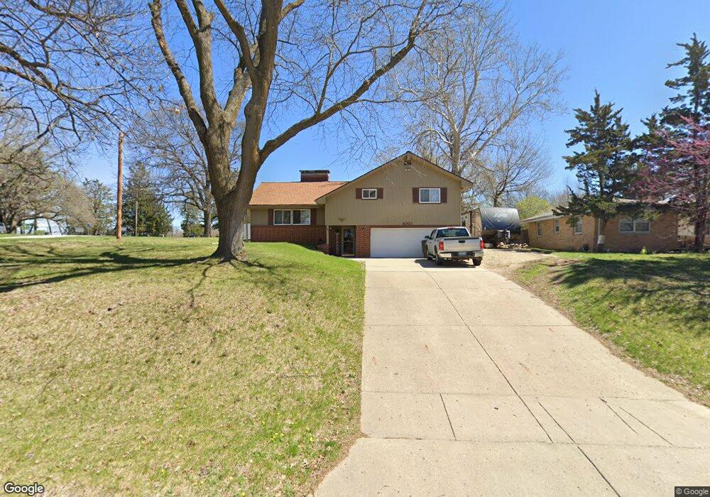 4001 SW 31st St, Des Moines, IA 50321 - photo 1