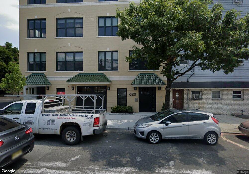 622 Palisade Ave, Jersey City, NJ 07307 - photo 1