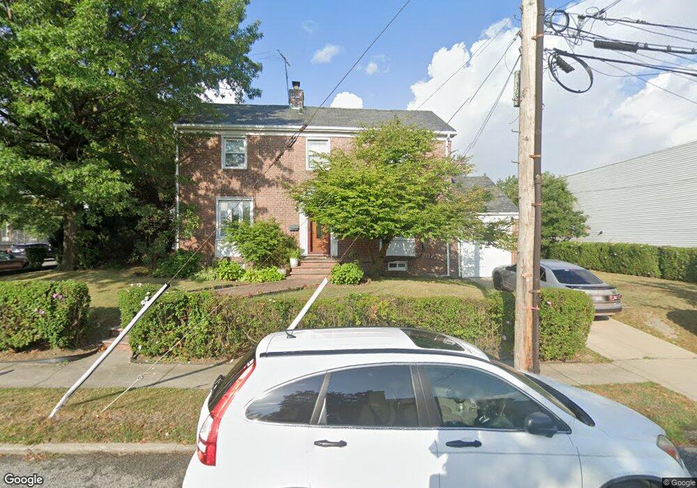 8294 166th St, Jamaica, NY 11432 - photo 1