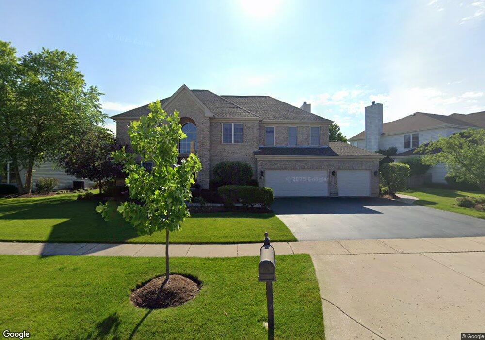 1021 Grayhawk Dr unit II, Algonquin, IL 60102 - photo 1