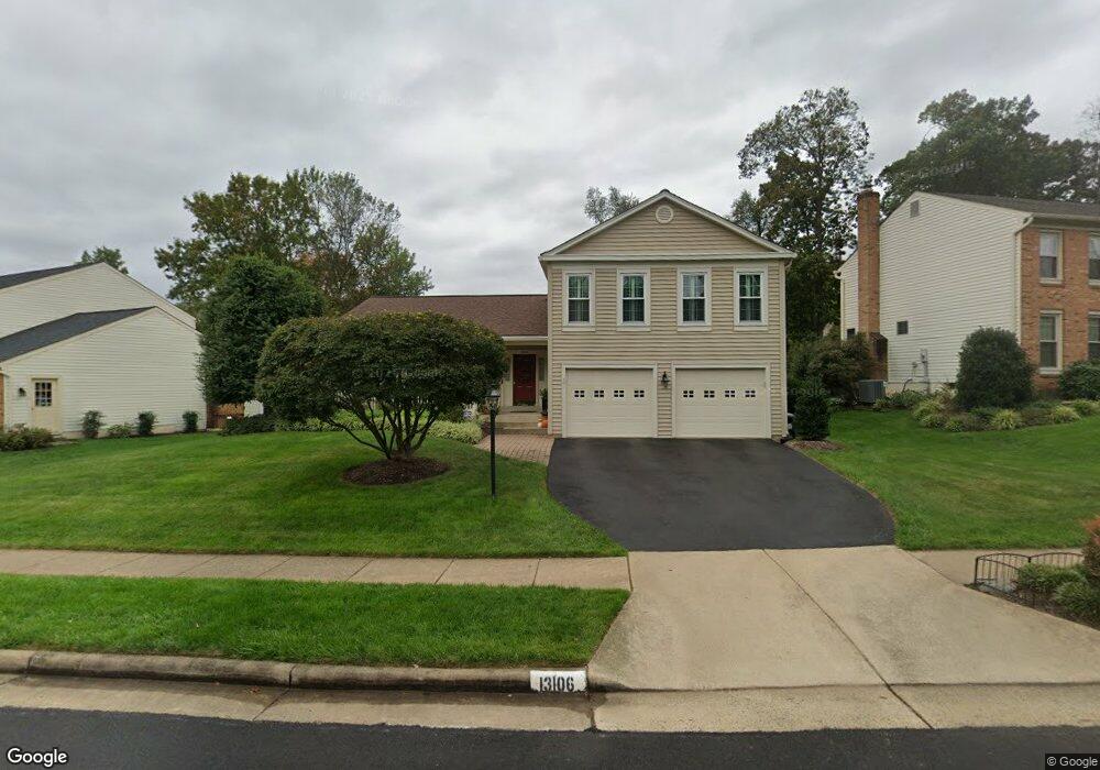 13106 Rounding Run Cir, Herndon, VA 20171 - photo 1