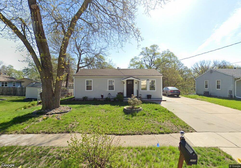 2605 24th St, Des Moines, IA 50310 - photo 1