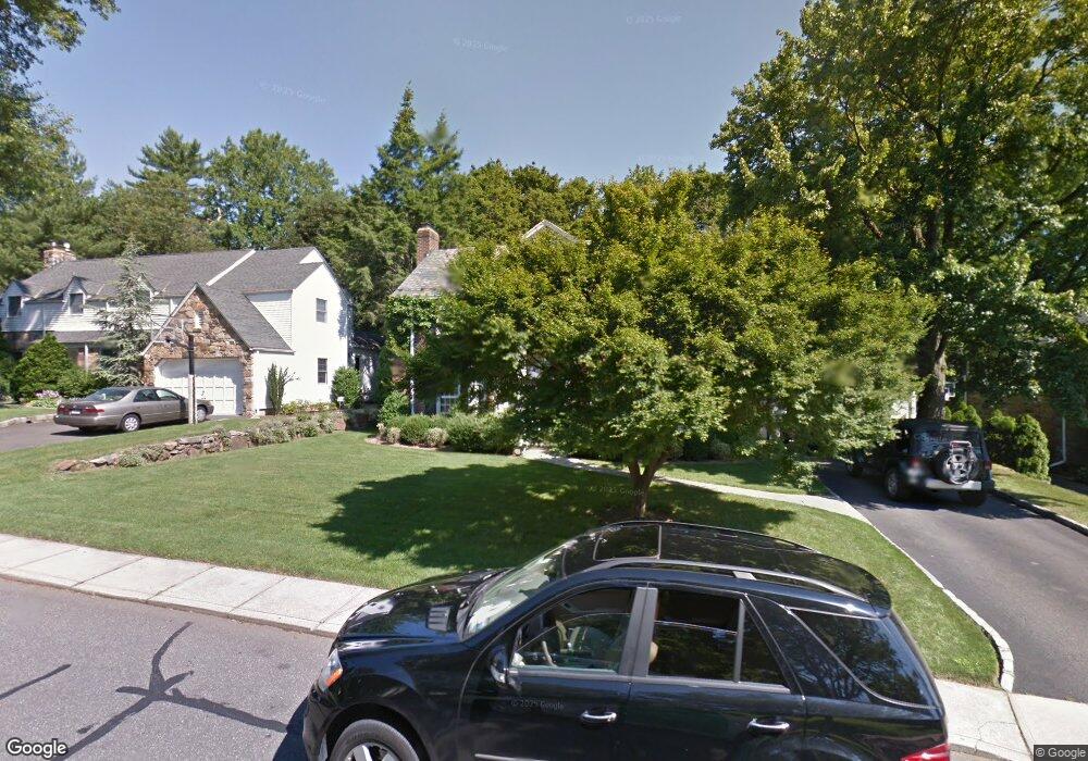 99 Bourndale Rd S, Manhasset, NY 11030 - photo 1