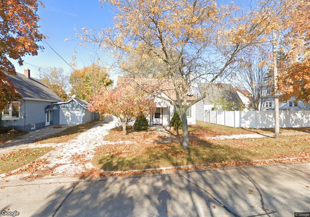 1910 26th St, Two Rivers, WI 54241 - photo 1