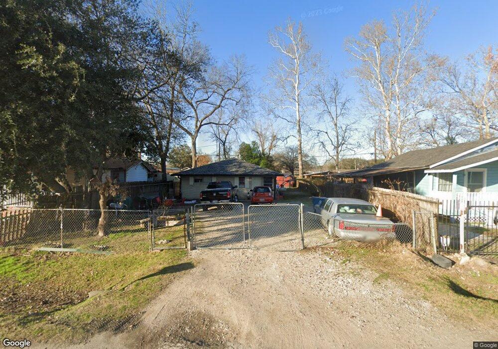 3425 Mooney Rd, Houston, TX 77093 - photo 1