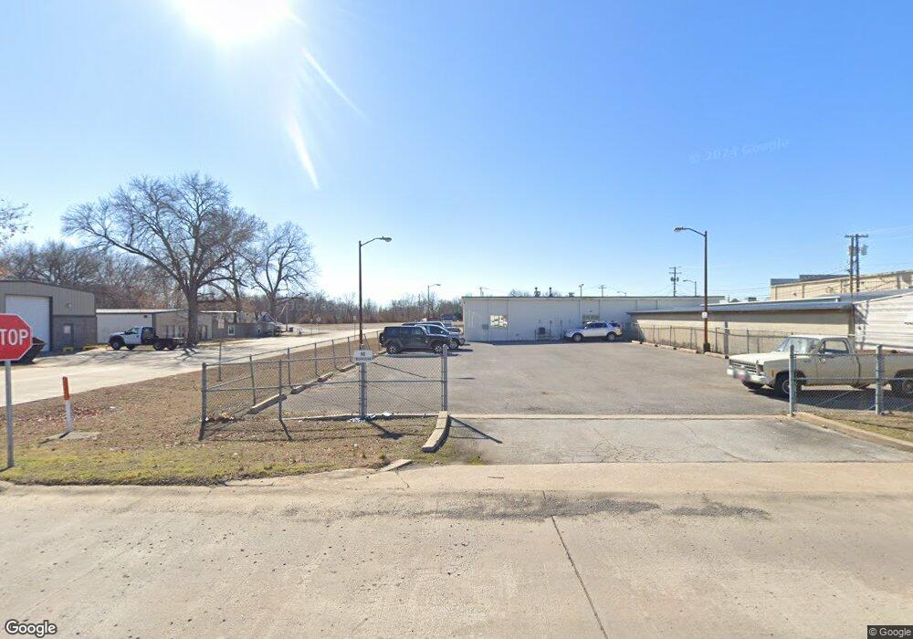 517 W Claremore St, Claremore, OK 74017 - photo 1