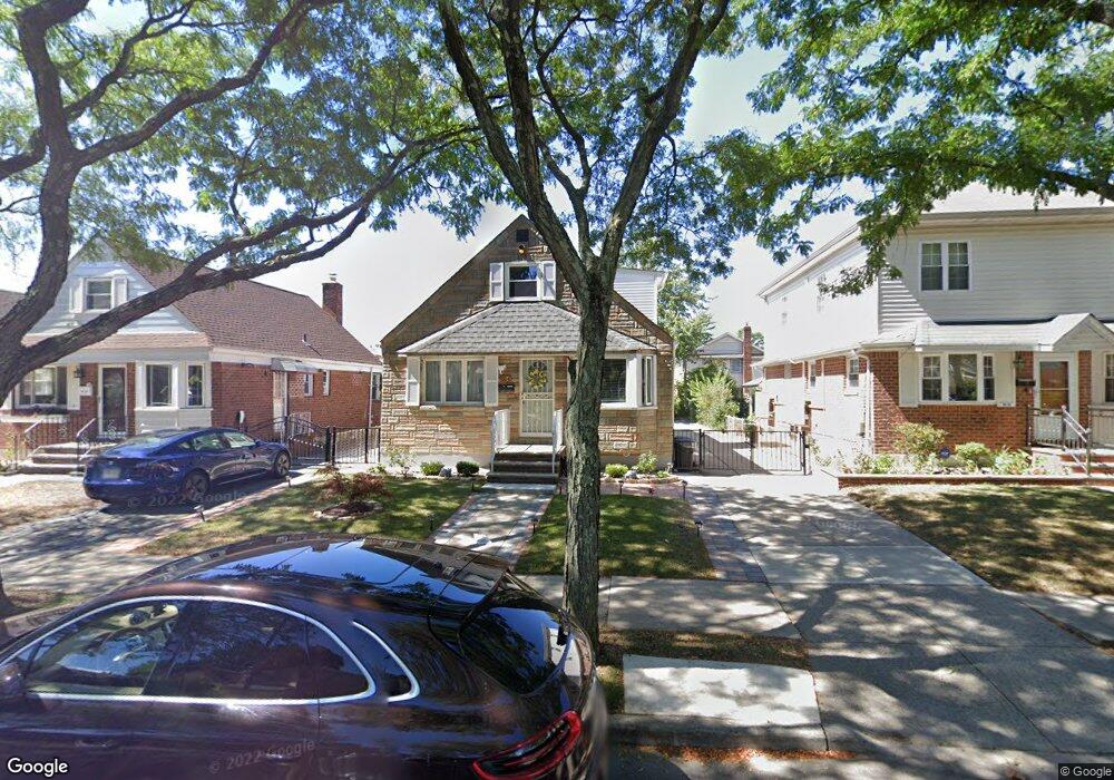 80-40 258th St, Glen Oaks, NY 11004 - photo 1