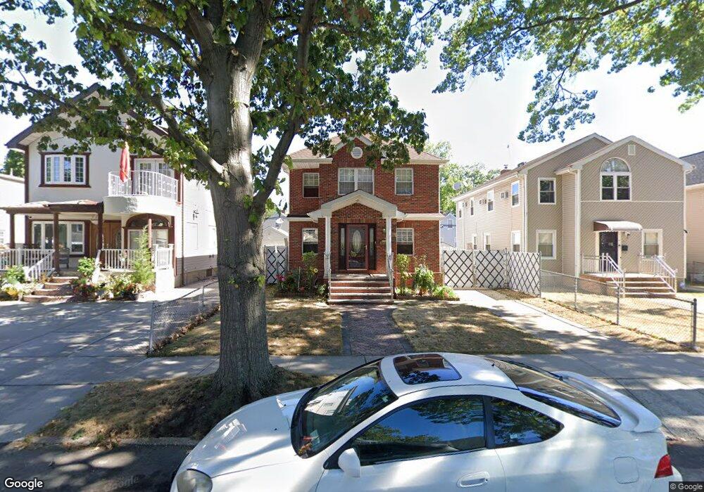 7635 265th St, New Hyde Park, NY 11040 - photo 1