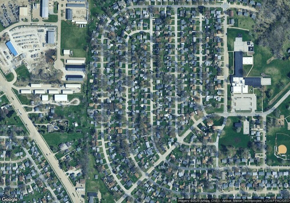 7206 Cedar St, Davenport, IA 52806 - photo 1