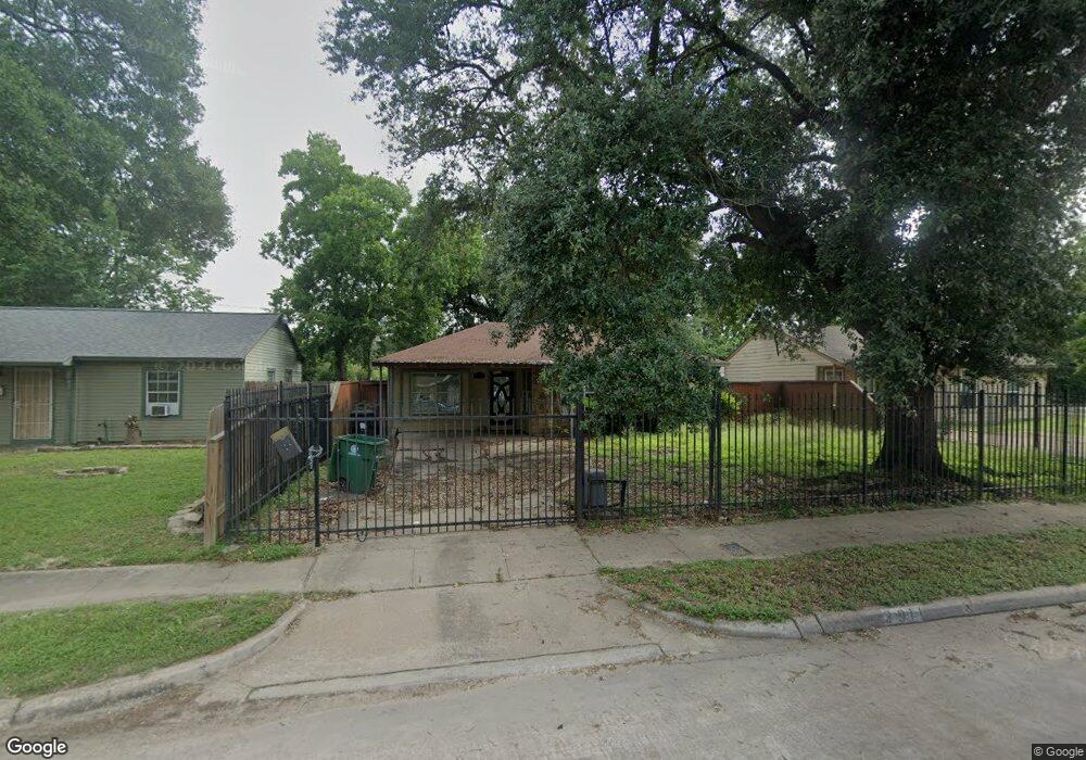3911 Zephyr St, Houston, TX 77021 - photo 1