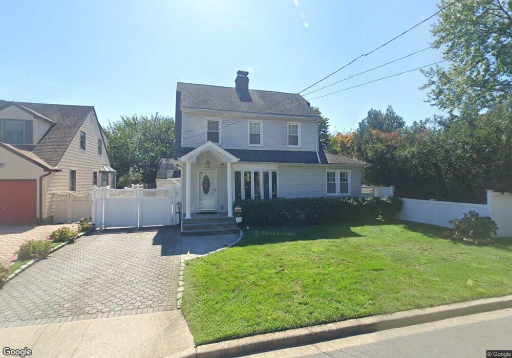19 Dawes Ave, Syosset, NY 11791 - photo 1