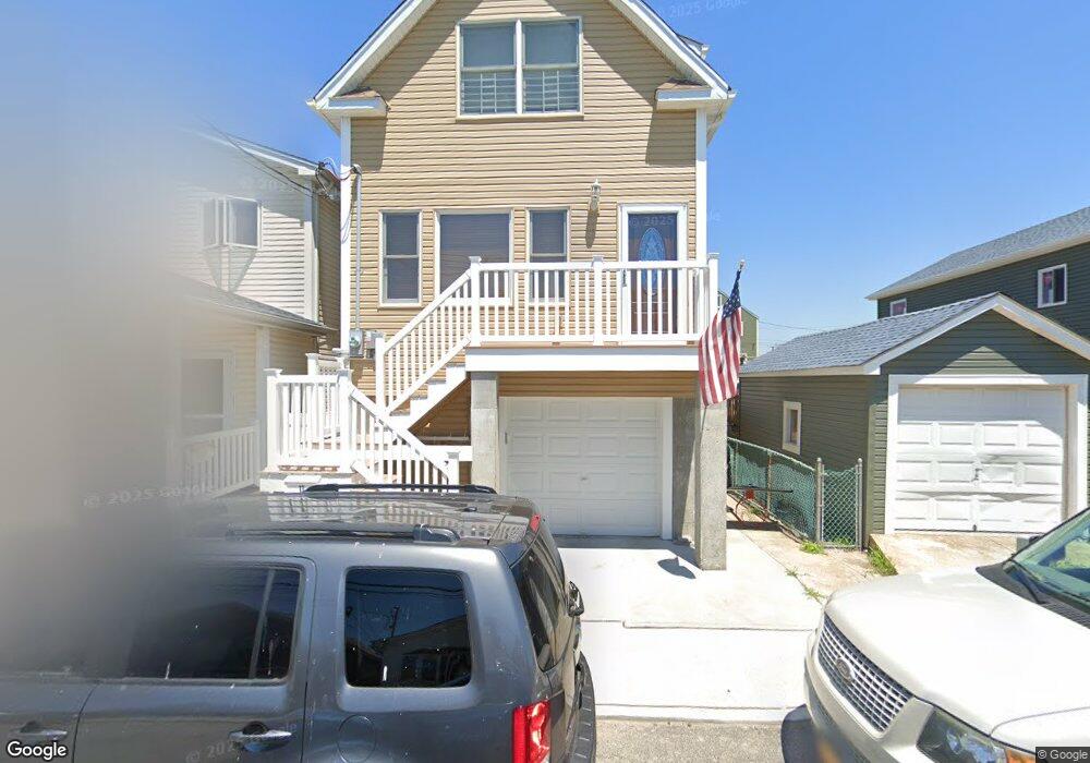13 W 14th Rd, Broad Channel, NY 11693 - photo 1