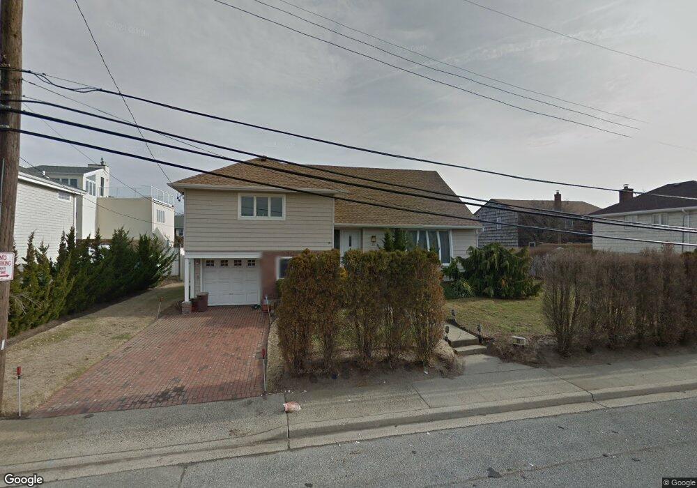 25 Leamington St, Lido Beach, NY 11561 - photo 1