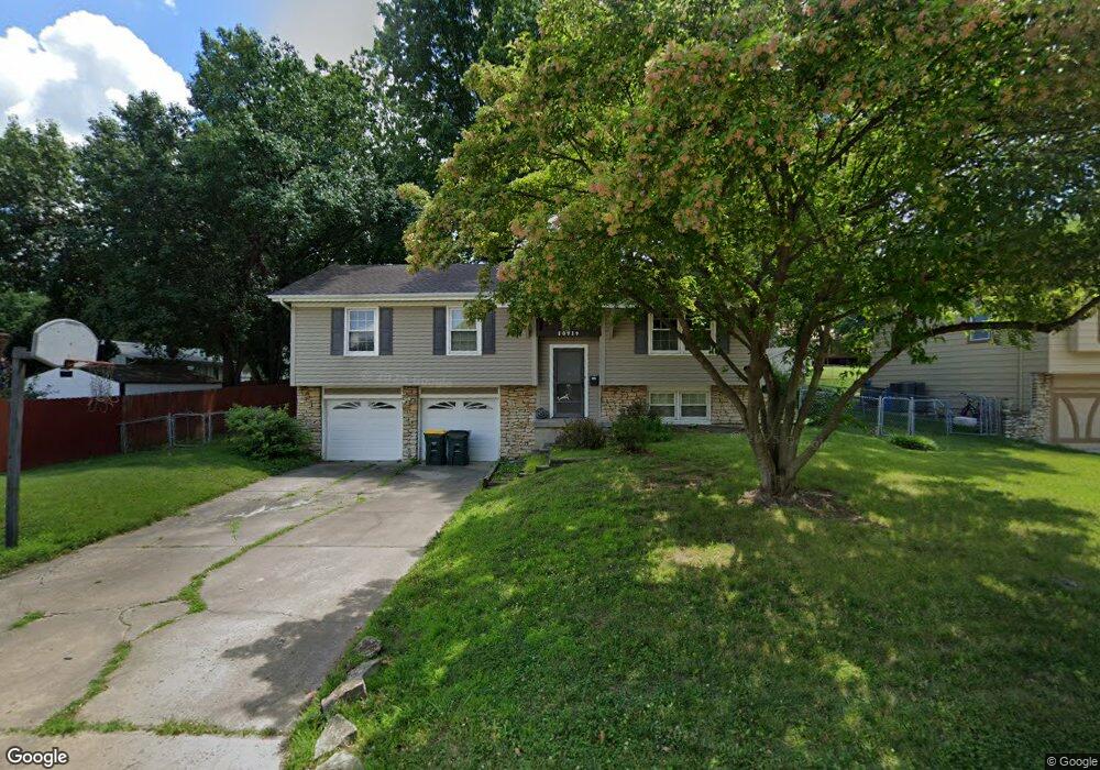 10919 W 72nd St, Shawnee, KS 66203 - photo 1