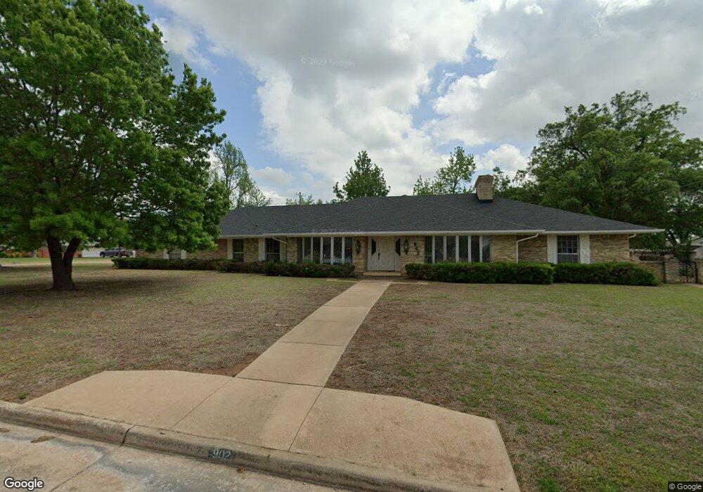 902 Westgate Rd, Duncan, OK 73533 - photo 1