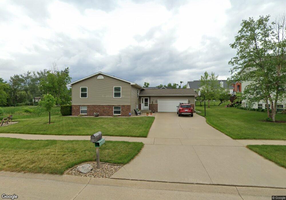 4122 M Ave NW, Cedar Rapids, IA 52405 - photo 1