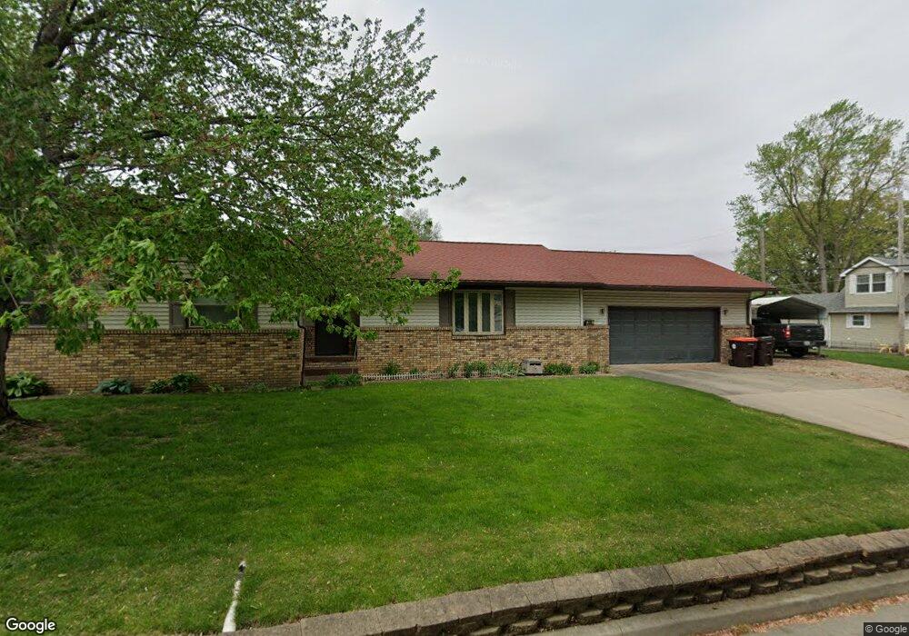525 S Walnut St, Lincoln, IL 62656 - photo 1