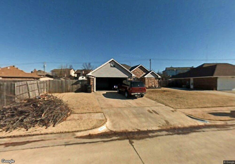 2444 E Hills Dr, Moore, OK 73160 - photo 1