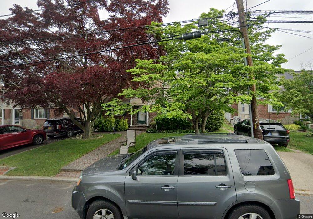 433 Elm St, West Hempstead, NY 11552 - photo 1