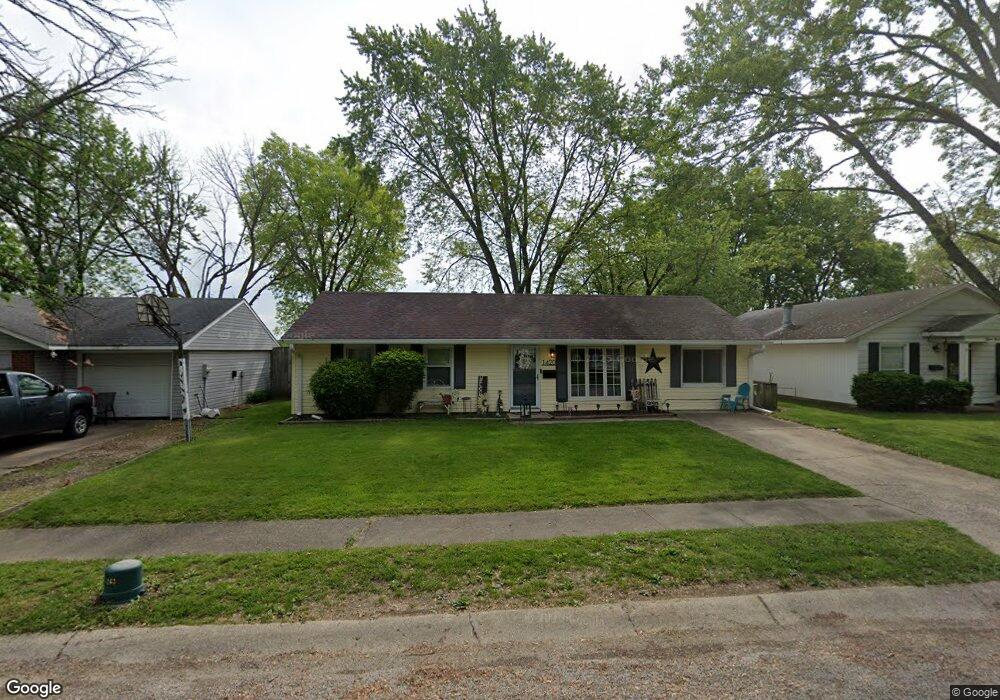 1420 S 2nd St, Mattoon, IL 61938 - photo 1