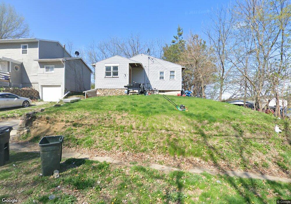 823 W 4th St N, Newton, IA 50208 - photo 1