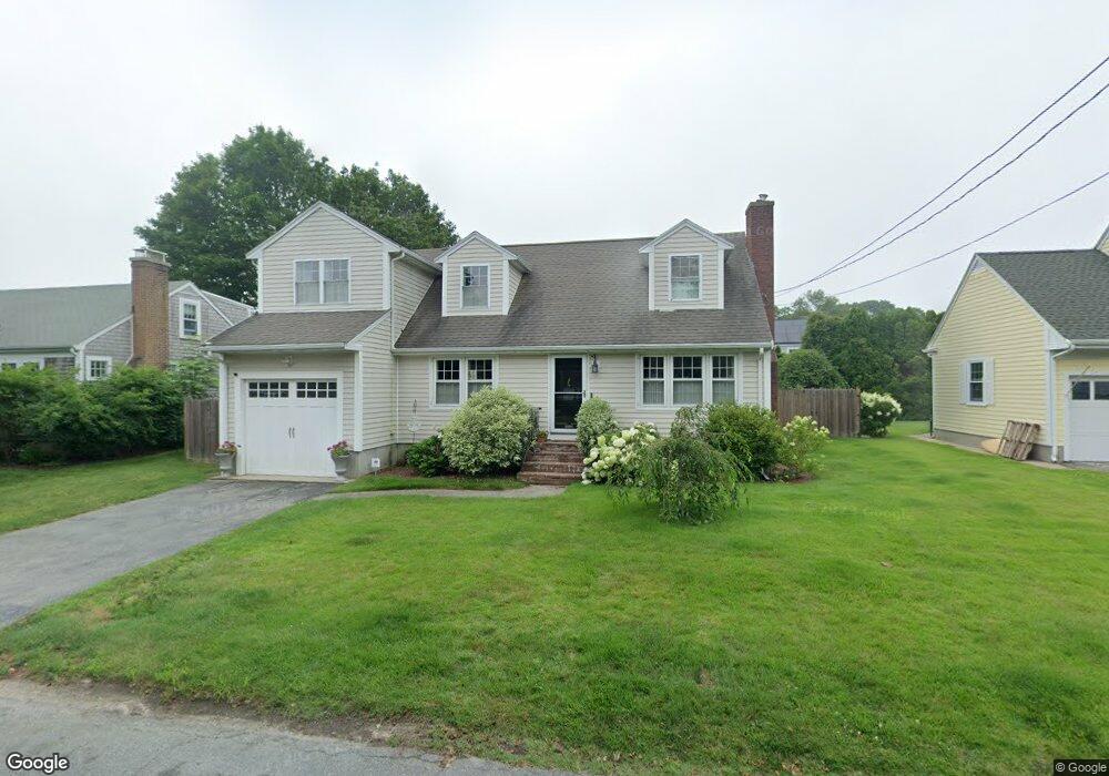 33 Brewster St, South Dartmouth, MA 02748 - photo 1