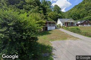 110 Beech St, Man, WV 25635