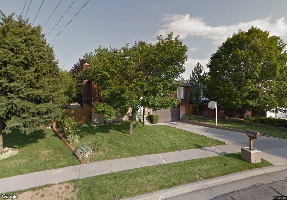 8205 Miranda Ln, Sandy, UT 84093 - photo 1