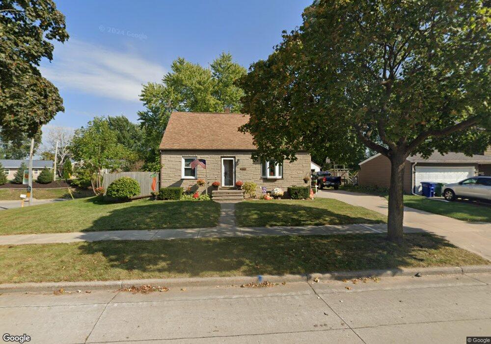 113 Edwards St, Combined Locks, WI 54113 - photo 1