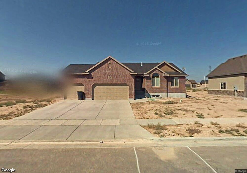 678 W 2010 S, Syracuse, UT 84075 - photo 1