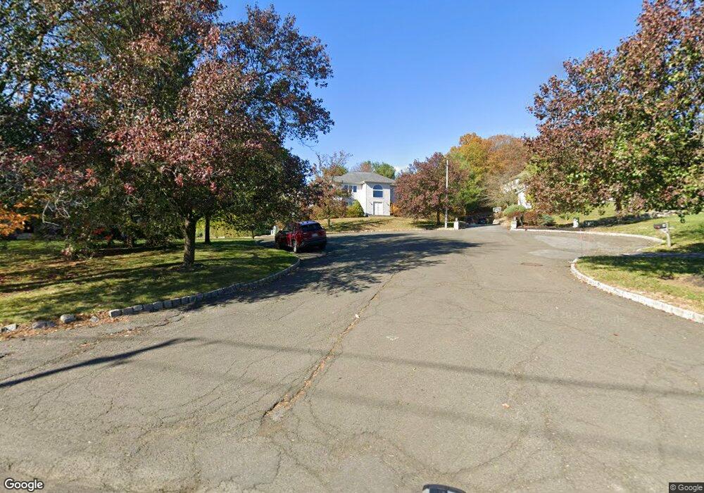 2 Stonlea Ct, Nanuet, NY 10954 - photo 1