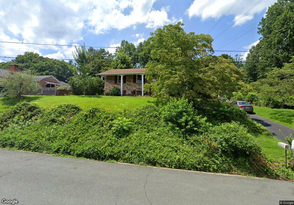 102 Linda Ct, Charlottesville, VA 22901 - photo 1