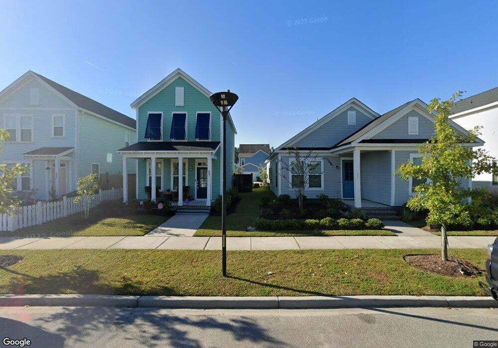 605 Blueway Ave, Summerville, SC 29486 - photo 1