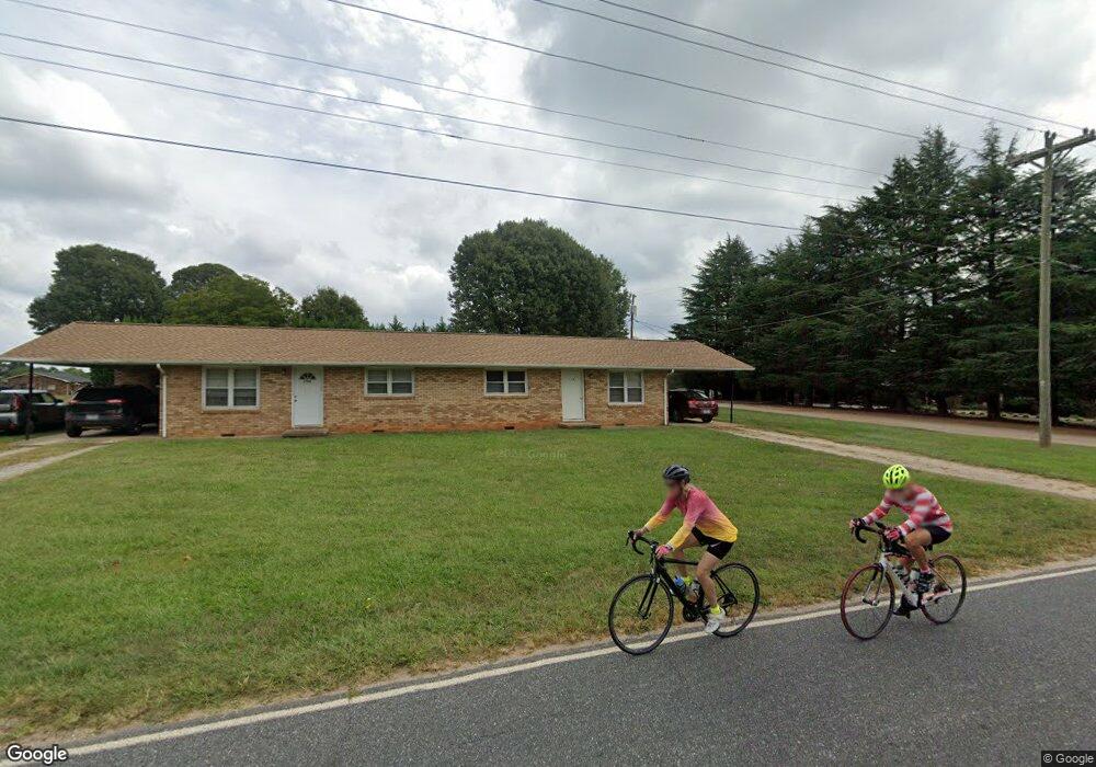 3336 Sulphur Springs Rd NE, Hickory, NC 28601 - photo 1