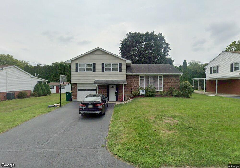 152 Jonathan Dr, Easton, PA 18045 - photo 1